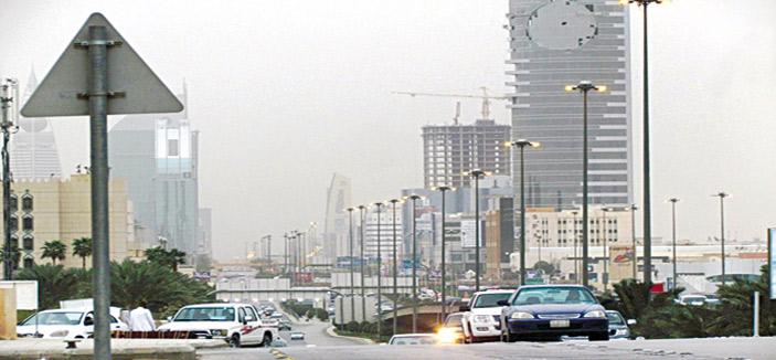الرياض .. غيوم جزئية وعوالق ترابية ودرجات الحرارة تلامس 45 