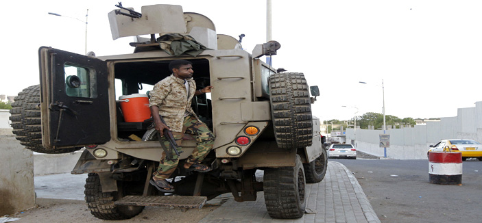 معارك بين الجيش والحوثيين .. ونجاة قائد عسكري من محاولة اغتيال 