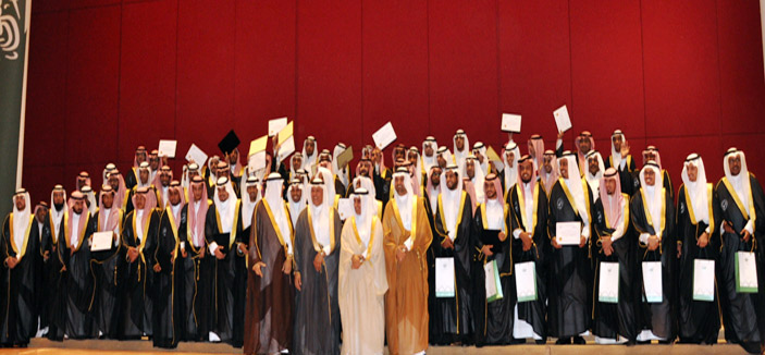 تخريج طلاب التعليم المستمر بجامعة اليمامة 