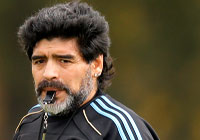 مارادونا: هناك رشاوى في الفيفا