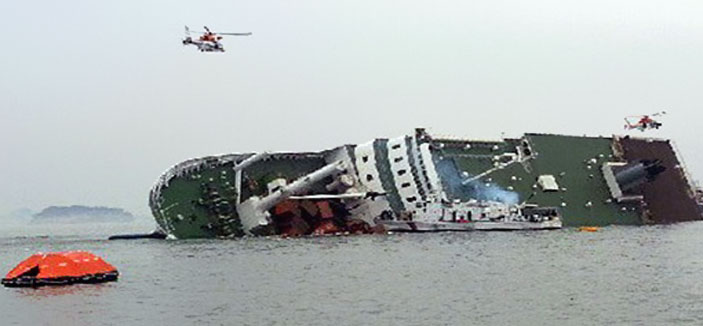 رئيسة كوريا الجنوبية تطالب بالقبض على مالك العبارة الغارقة الهارب 
