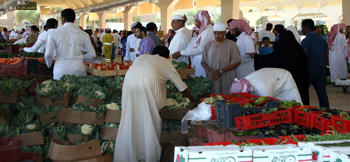 ضخ كميات كبيرة من الخضار والفاكهة في يوم المزارع 