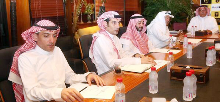 إدارة الاتحاد تعقد اجتماعاً وتصدر سلسة من القرارات 