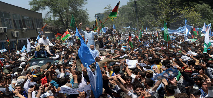 آلاف الأفغان ينظمون احتجاجاً على مزاعم تزوير انتخابات الرئاسة 