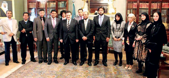 الأمير محمد بن نواف يستقبل أعضاء نادي الإعلاميين السعوديين بلندن 