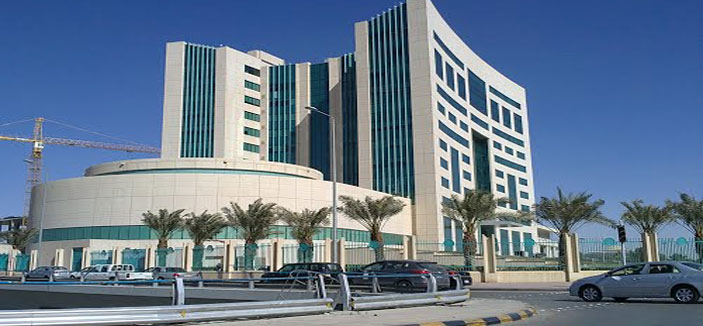 جامعات الرياض تبدأ اليوم مقابلة واختبار المرشحات للكليات الصحية 