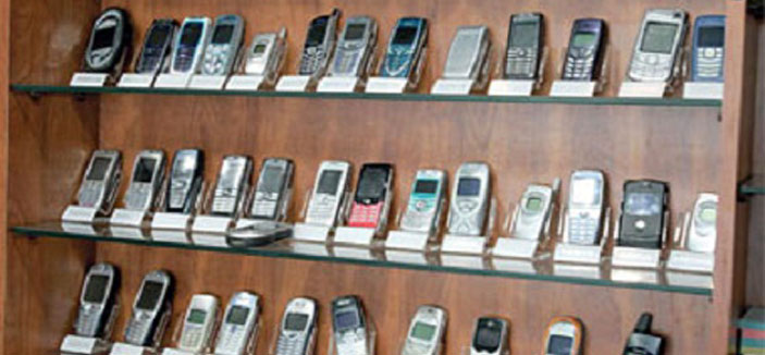 تبوك: سارقة الهواتف في قبضة الأمن 