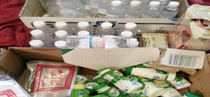 متطوعات في الرياض ينظفن المصليات النسائية ويوزعن بطاقات شحن على عمال النظافة 
