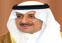 الأمير فهد بن سلطان يتقدم المصلين ويستقبل المهنئين بالعيد 