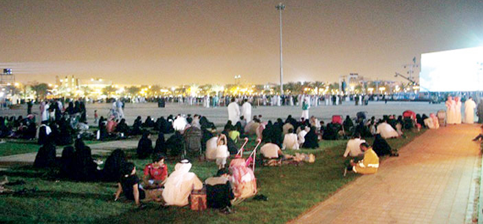 متنزه الملك عبد الله يستقبل زوار العيد بأوبريت «عيد المحبة» والألعاب النارية والنافورة الراقصة 