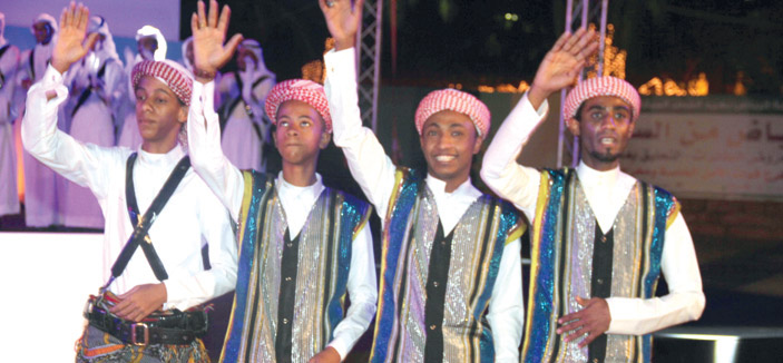3 ألوان شعبية لفرقة جيزان تبهر زوَّار مركز الملك عبدالعزيز التاريخي 