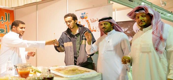 إقبال كثيف من العرب والأجانب على مهرجان العسل بالباحة 