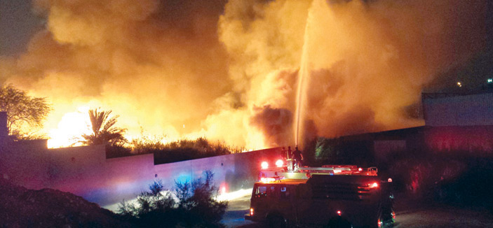 مدني الرياض يخمد حريقاً غرب العاصمة 