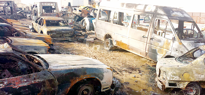 احتراق 40 سيارة تالفة بطريق الحائر جنوب الرياض 