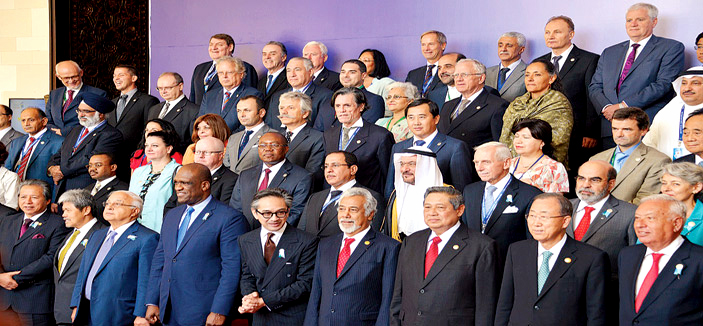 ابن معمر: الحوار هو الطريق الأمثل للخروج من المأزق التاريخي في العلاقة بين الشرق والغرب 