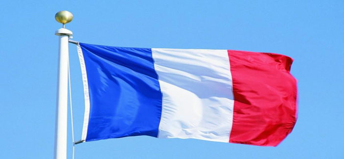 فرنسا تستبعد التدخل في سوريا وتتأهب لغارات بالعراق 