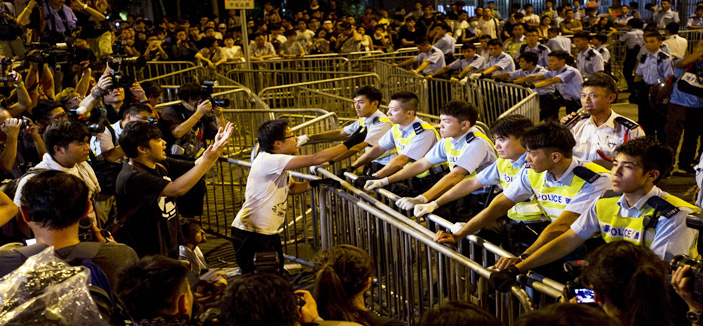 هونغ كونغ : المتظاهرون يواصلون اعتصامهم ويطالبون باستقالة رئيس حكومة المنطقة 