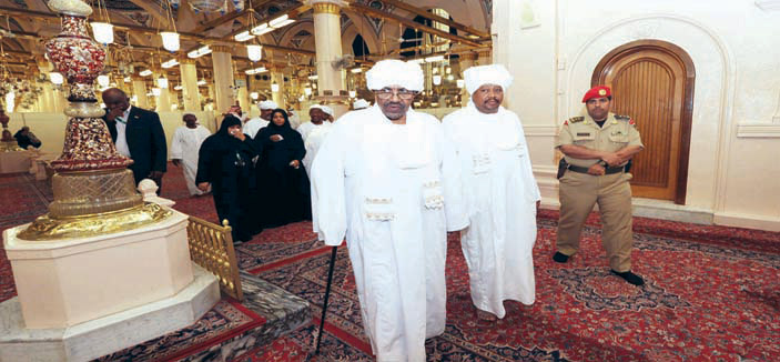 الرئيس السوداني يزور المسجد النبوي 