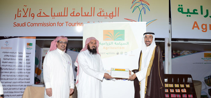 «سياحة حائل» تمنح ثلاث مزارع عضوية السياحة الزراعية 