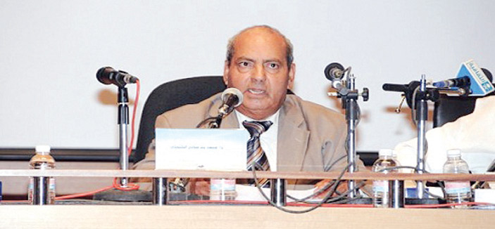 الشنطي: أدباء وكتّاب يزيّفون وعي الإنسان وواقع المجتمع 