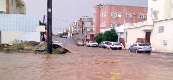 تواصل الأمطار على محافظة رجال ألمع والدفاع المدني يحذر 
