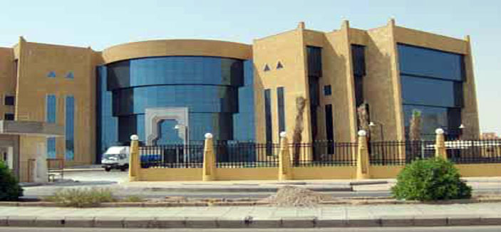 (الثيل) بدل الرمل يا بلدية الرس 