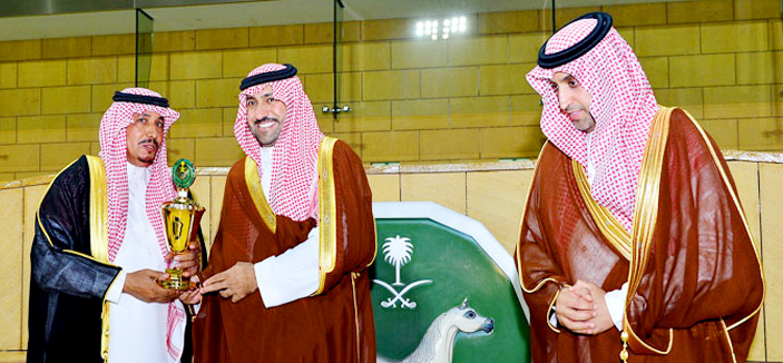 تركي بن عبدالله يتوج الفائز بكأس إمارة منطقة الرياض 