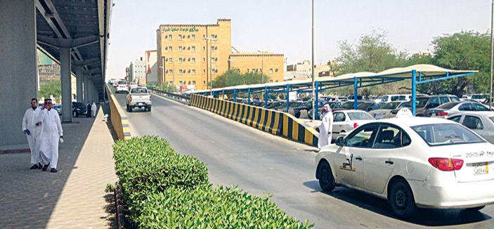 دعوة لإنشاء ممرات عبور لتأمين سلامة المشاة لمراجعي مدينة الملك سعود الطبية 
