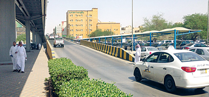 دعوة لإنشاء ممرات عبور لتأمين سلامة المشاة لمراجعي مدينة الملك سعود الطبية 