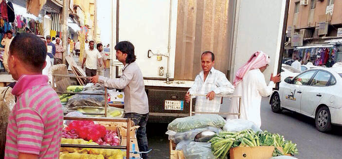 أمانة الرياض تضبط 11 استراحة لتجميع السكراب و15 عاملا مجهولي الهوية 
