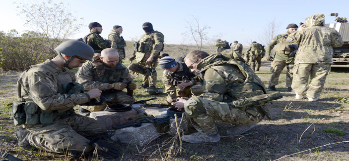 أوكرانيا .. قصف عنيف بالمدفعية على دونيتسك 