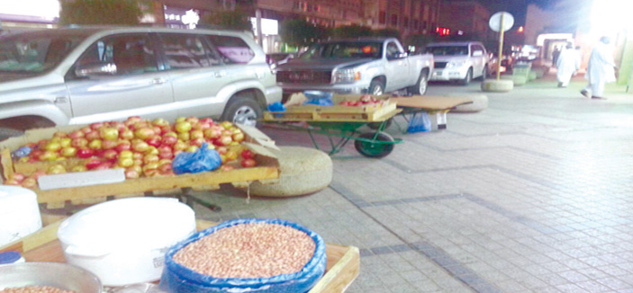 أمانة منطقة الرياض تضبط منزلين شعبيين لتخزين الخضراوات والفواكه في حي ثليم 