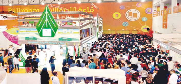 أركان الجناح السعودي في معرض الشارقة للكتاب تلفت اهتمام الزوار 