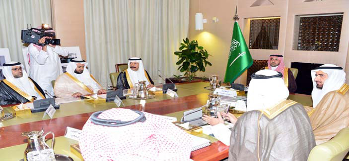 أمير منطقة الرياض يبحث مع وزير التجارة والمسؤولين حماية المستهلك ومستقبل المدن الصناعية بالمنطقة 