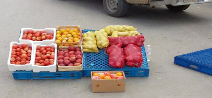 أمانة الرياض تضبط 8 منازل شعبية لتخزين الفواكه في حي ثليم 