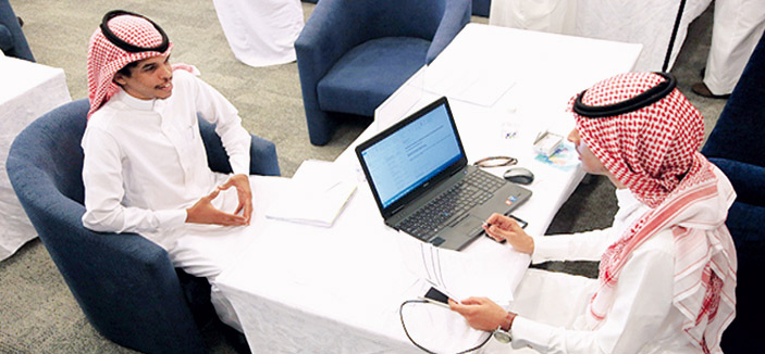 غرفة الرياض: عزوف الشباب يهدد قدرة الشركات على الالتزام بالتوطين 