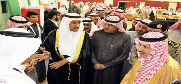 محافظ الزلفي بالإنابة يدشن معرض الأولمبياد العلمي 