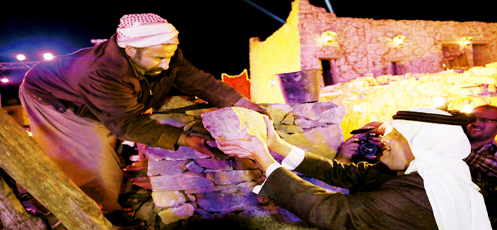 الأمير سلطان بن سلمان يزور المواقع التراثية في محافظتي تنومه والنماص 