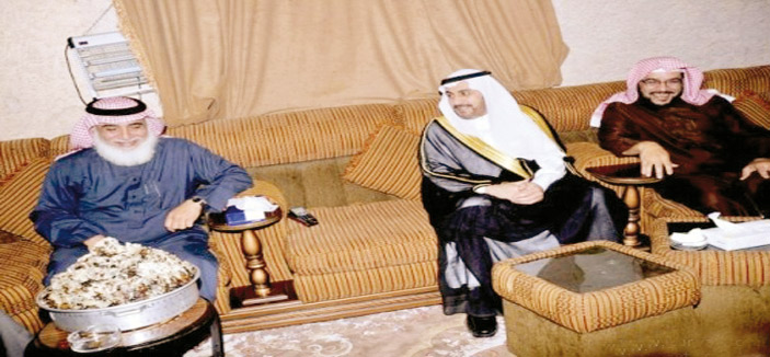 محافظ القريات يعزي العذل والجهني 