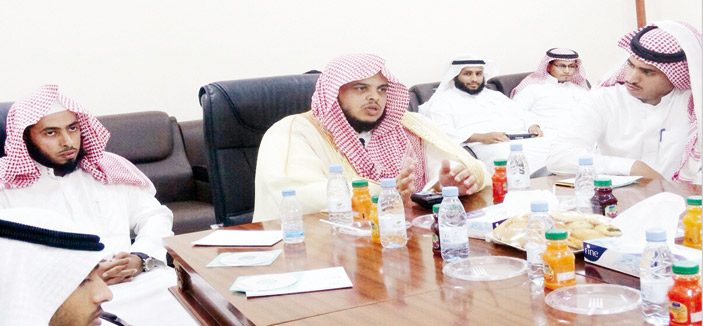 للوقوف على البرامج واكتساب الخبرات 