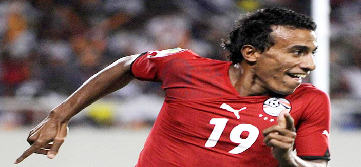 (شيفو) يتجاوز الإصابة.. ومدرب الأهلي متردد في الدفع به أمام التعاون! 