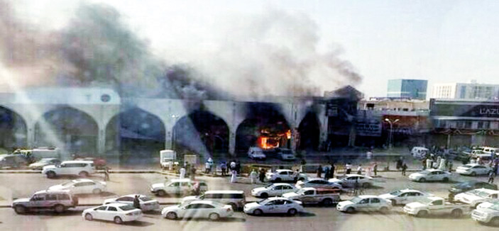 مدني الرياض يخمد حريقاً اندلع في محل عبايات بأسواق طيبة 