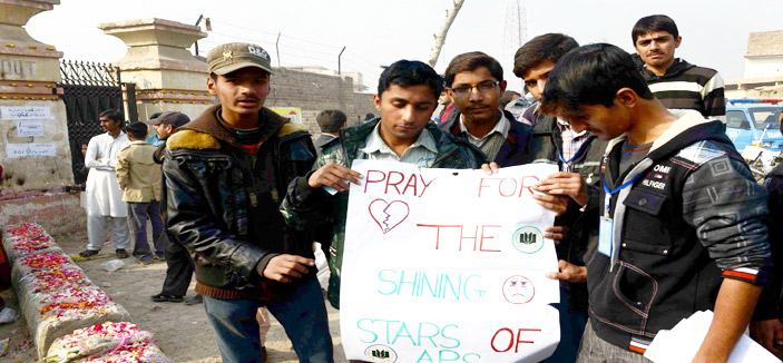 باكستان تكثف من هجومها ضد طالبان بعد مذبحة المدرسة 