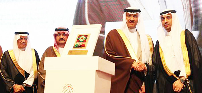 سلطان بن سلمان يكرِّم الاتصالات السعودية لدعمها السياحة 