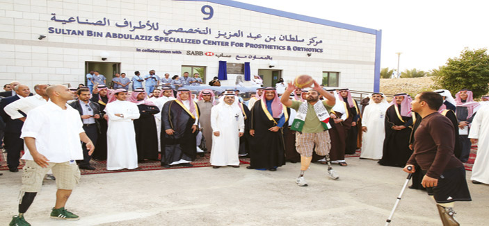 قال: إننا مستمرون في تنفيذ رؤية سلطان الخير 