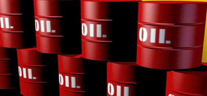 النفط يستقر قُرب 60 دولاراً مع توقُّع صدور بيانات أمريكية قوية 