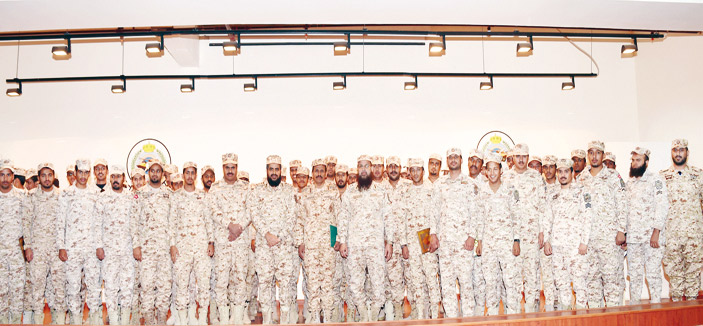لواء الملك خالد للأمن الخاص يحتفل بتخريج دورة 