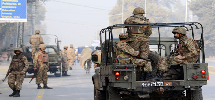 القوات الباكستانية تواصل ملاحقة العناصر الإرهابية 