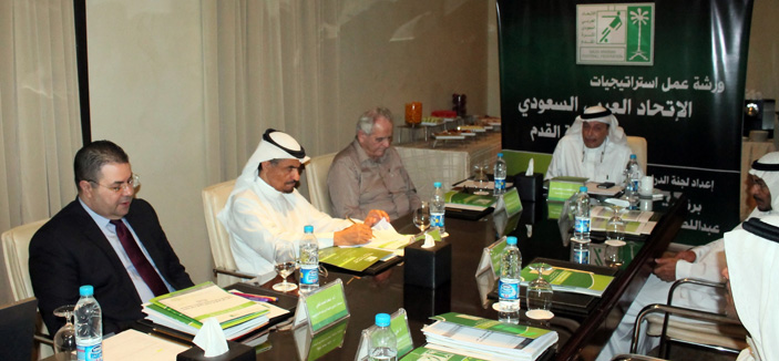 بمشاركة خبراء عرب 