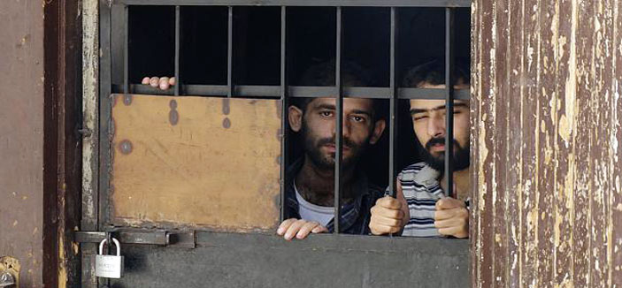 معتقلون في سجن حمص يضربون عن الطعام احتجاجاً على استمرار احتجازهم 
